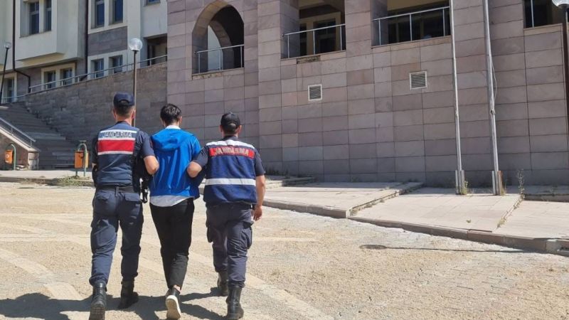 Yozgat’ta şantaj ve taciz suçlarından aranıyordu: Yozgat Jandarması Yakaladı