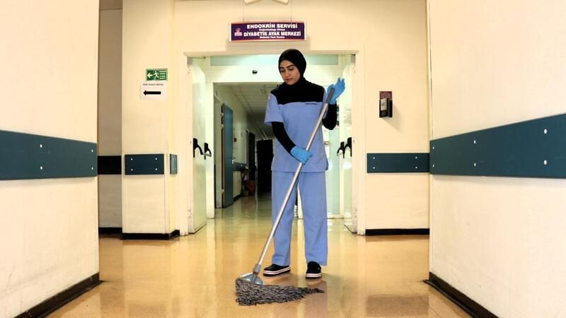 Okullardaki Hijyen Sorunu İçin Milli Eğitim Bakanlığı'ndan 30 Bin Temizlik Görevlisi İstihdamı