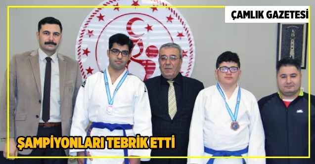 Gençlik Hizmetleri ve Spor İl Müdürü Rasim Parlak, şampiyonları tebrik etti