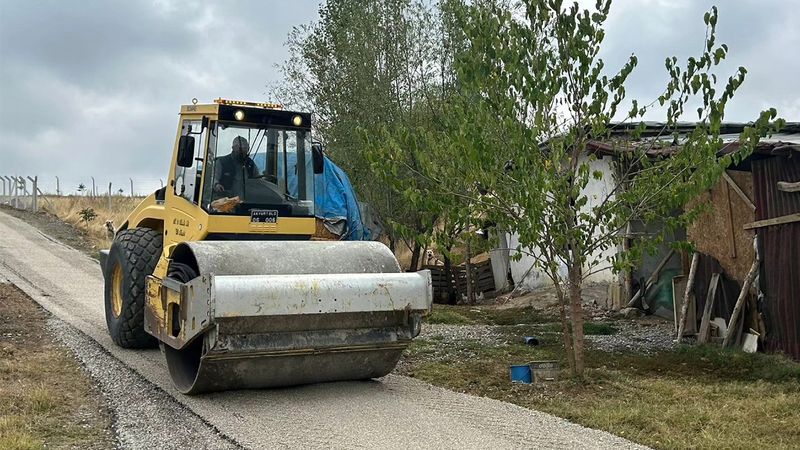 Akyurt Belediyesi Sahada O Mahalleler Asfaltlarına Kavuşuyor!