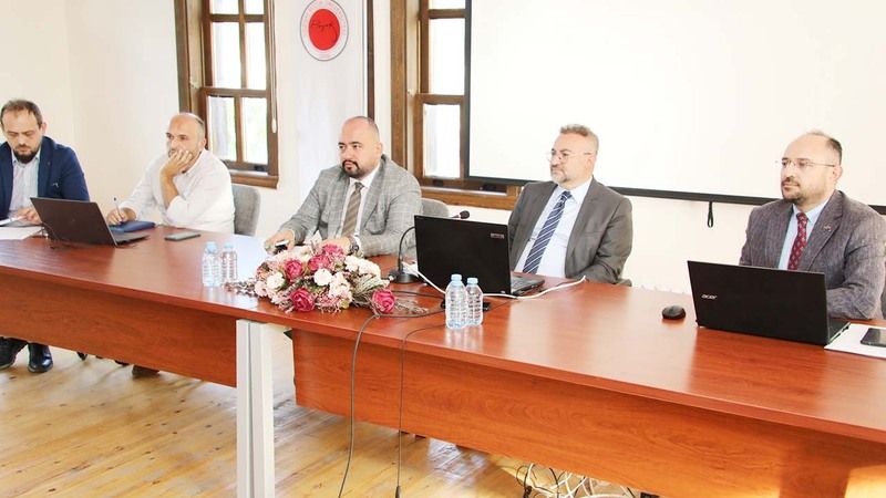 Rektör Yaşar Öğrenciler İle Bir Araya Geldi! İstekleri Dinledi! Deneyimlerini Paylaştı!