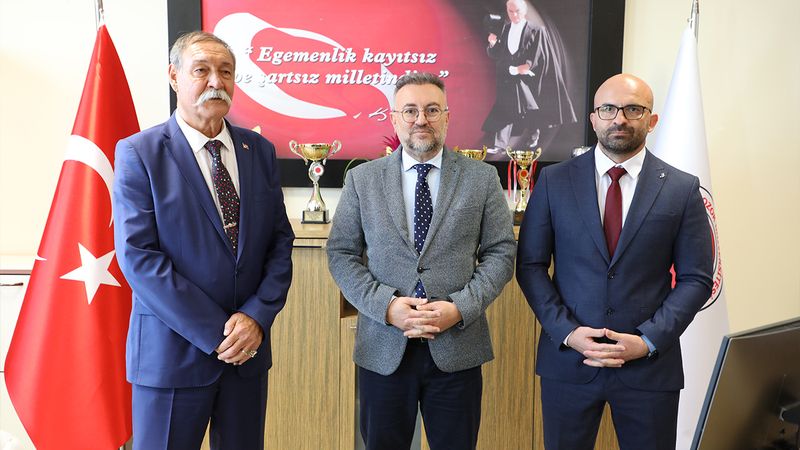 YOBÜ'de O İsim Görevini Devretti!