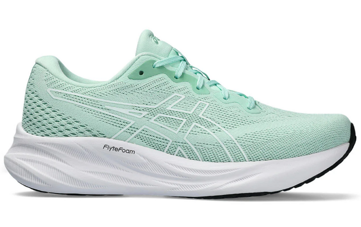 Kadın Spor Ayakkabıları: Sneakers ve Outdoor Dünyası