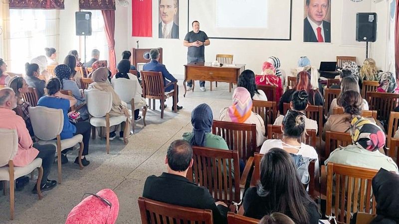 Belediye'den eğitim seferberliği... Önemli bilgiler aktarıldı
