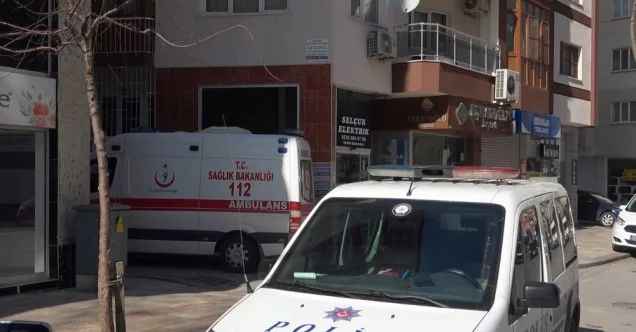Oğlu babasını bıçakla yaraladı