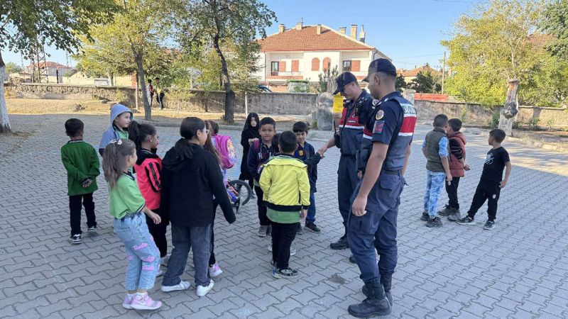 Yozgat'ta Öğrencilerin Güvenliği İçin Jandarma Ekiplerinden Denetim