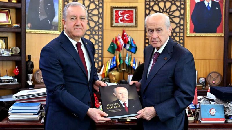 MHP Genel Başkanı Devlet Bahçeli’den Sadir Durmaz’a Anlamlı Hediye