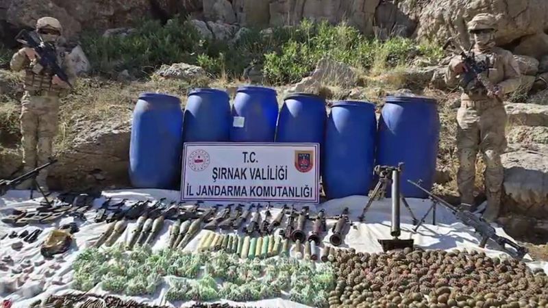 Jandarmadan 10 İlde Dev Terör Operasyonu: 71 Mağara İmha Edildi