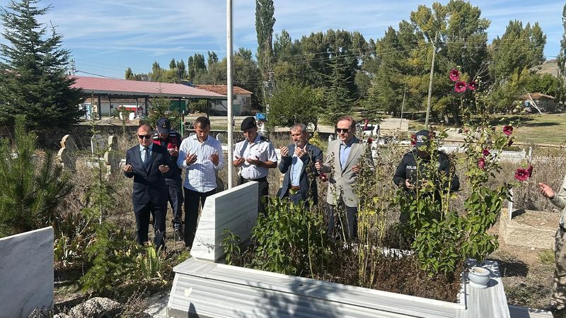 Kaymakam Aydın Yanık’tan Şehit Ailelerine ve Kabirlerine Anlamlı Ziyaret
