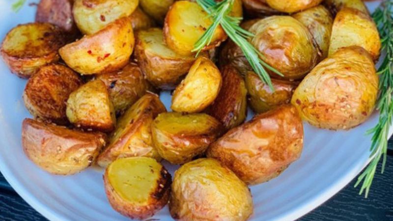Fırında Soslu Patates Tarifi: Lezzetli ve Kolay