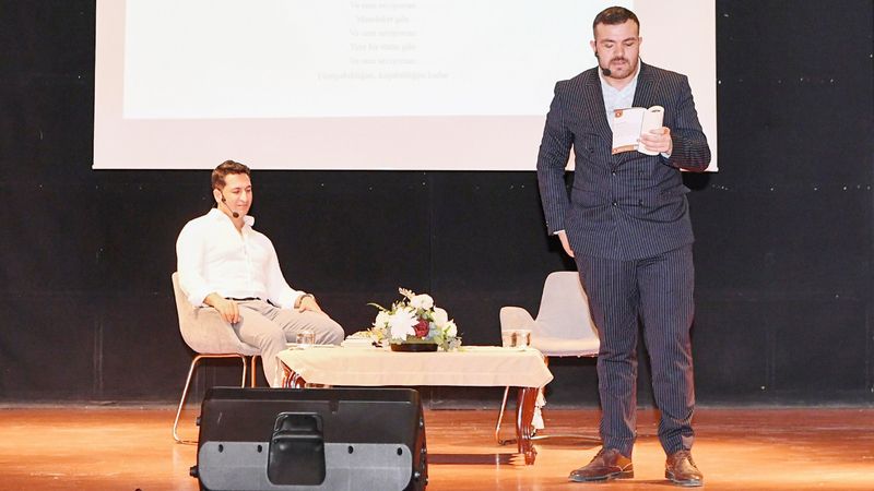 İki yazar iki söyleşi... Bir yazarın doğuş hikayesi!