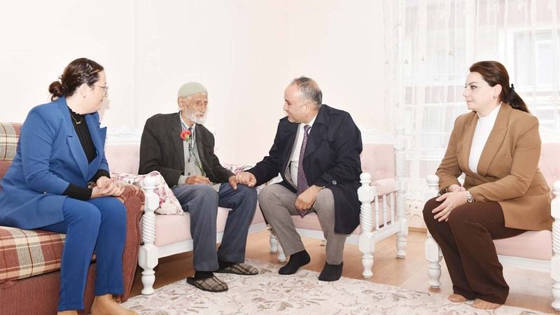 Dünya Yaşlılar Günü’nde Yozgat’ta 98 Yıllık Hayat Tecrübesini Anlattı!