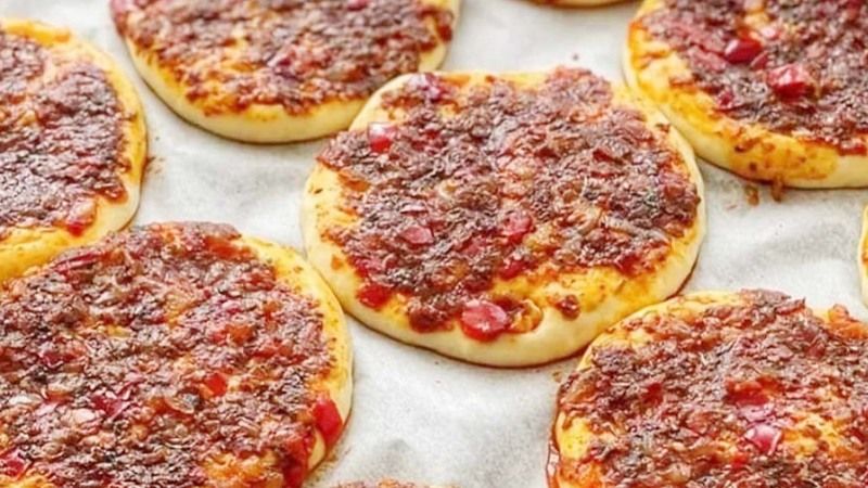 Kahvaltı ve Çay Saatlerinin Yeni Gözdesi: Biberli Ekmek!