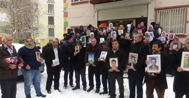 Evlat nöbetindeki ailelerden para aldıkları iddialarına sert tepki
