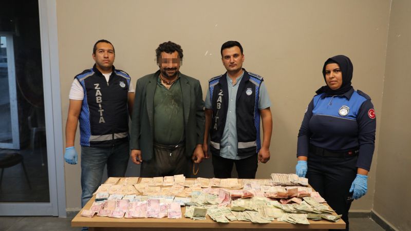Hatay'da Dilencinin Bir Günlük Kazancı Şaşkınlık Yarattı: 12 Bin 980 Lira!