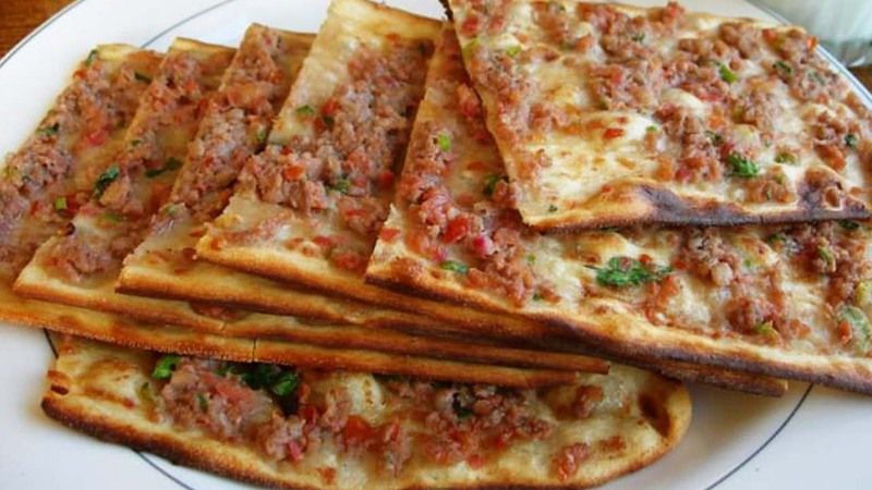 Hem Kolay Hem Lezzetli: Ev Yapımı Pizza Tadında Pide!