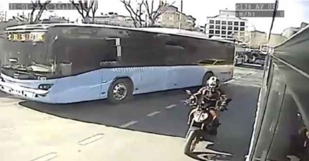 (Özel) İstanbul’un göbeğinde yürekleri ağza getiren kaza kamerada