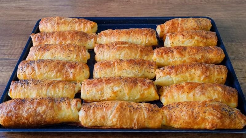 Yarım Saatte Hazır: 1 Tepsi Dolusu Lezzetli Börek Tarifi