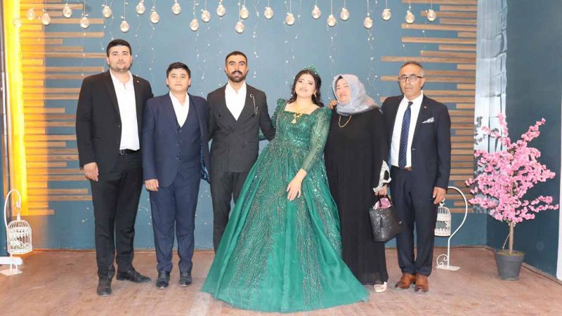 Yozgat’ta Kızıl ve Babaarslan Ailelerinin Nişan Sevinci