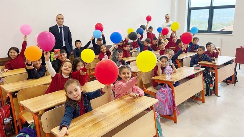 Yozgat’ta Yeni Eğitim Yuvası! Akbay İlkokulu Kapılarını Açtı!