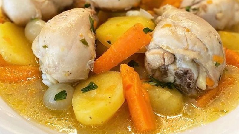 Sebzeli Tavuk Haşlama Tarifi: Sağlıklı ve Lezzetli Bir Akşam Yemeği