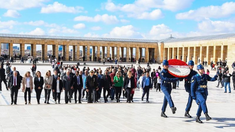 Etimesgutlu muhtarlar Anıtkabir'de