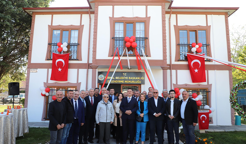 Turhallılar Sanatla Buluşuyor