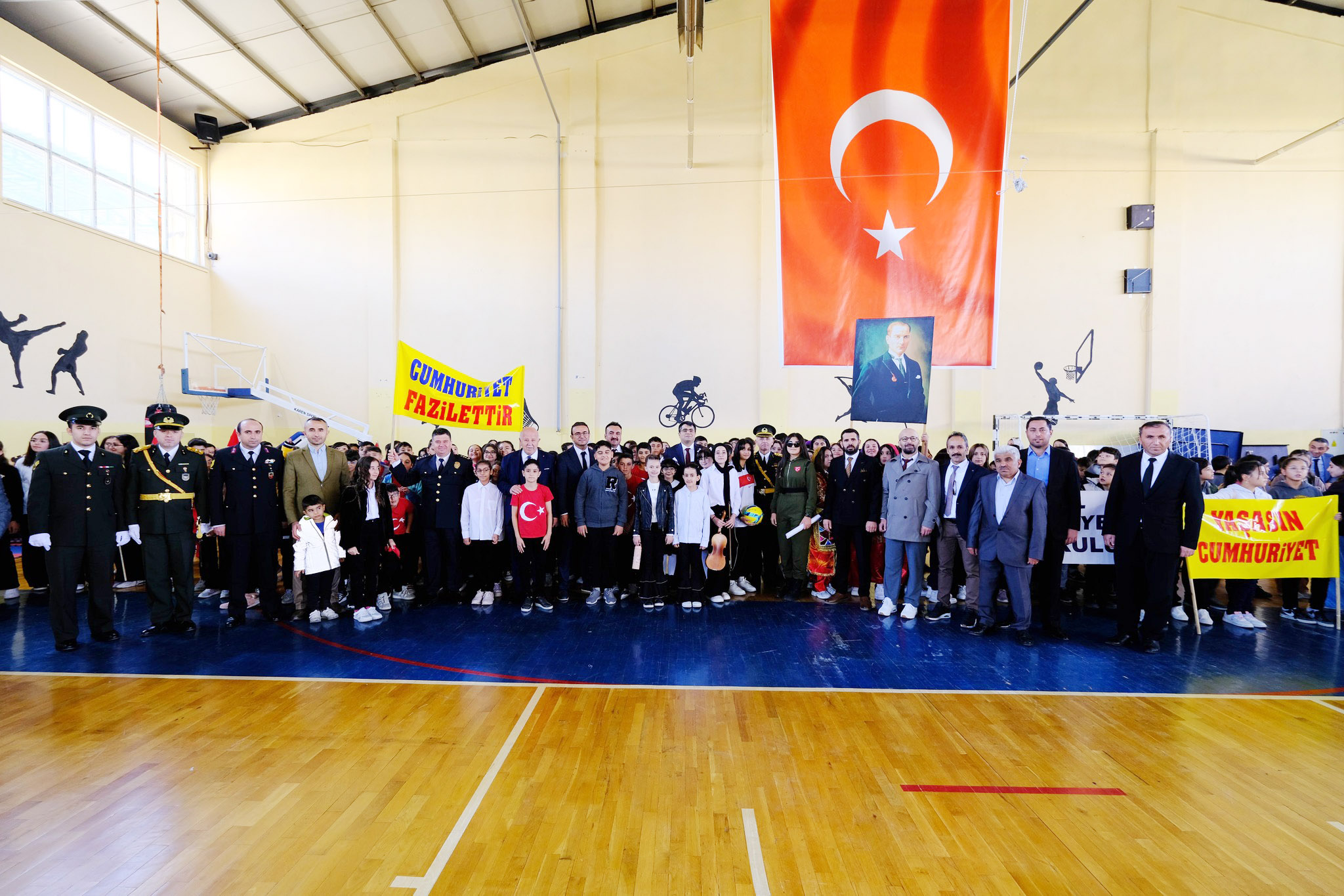 Akdağmadeni’nde Cumhuriyet Kutlaması! Coşku, Gurur, Zafer…