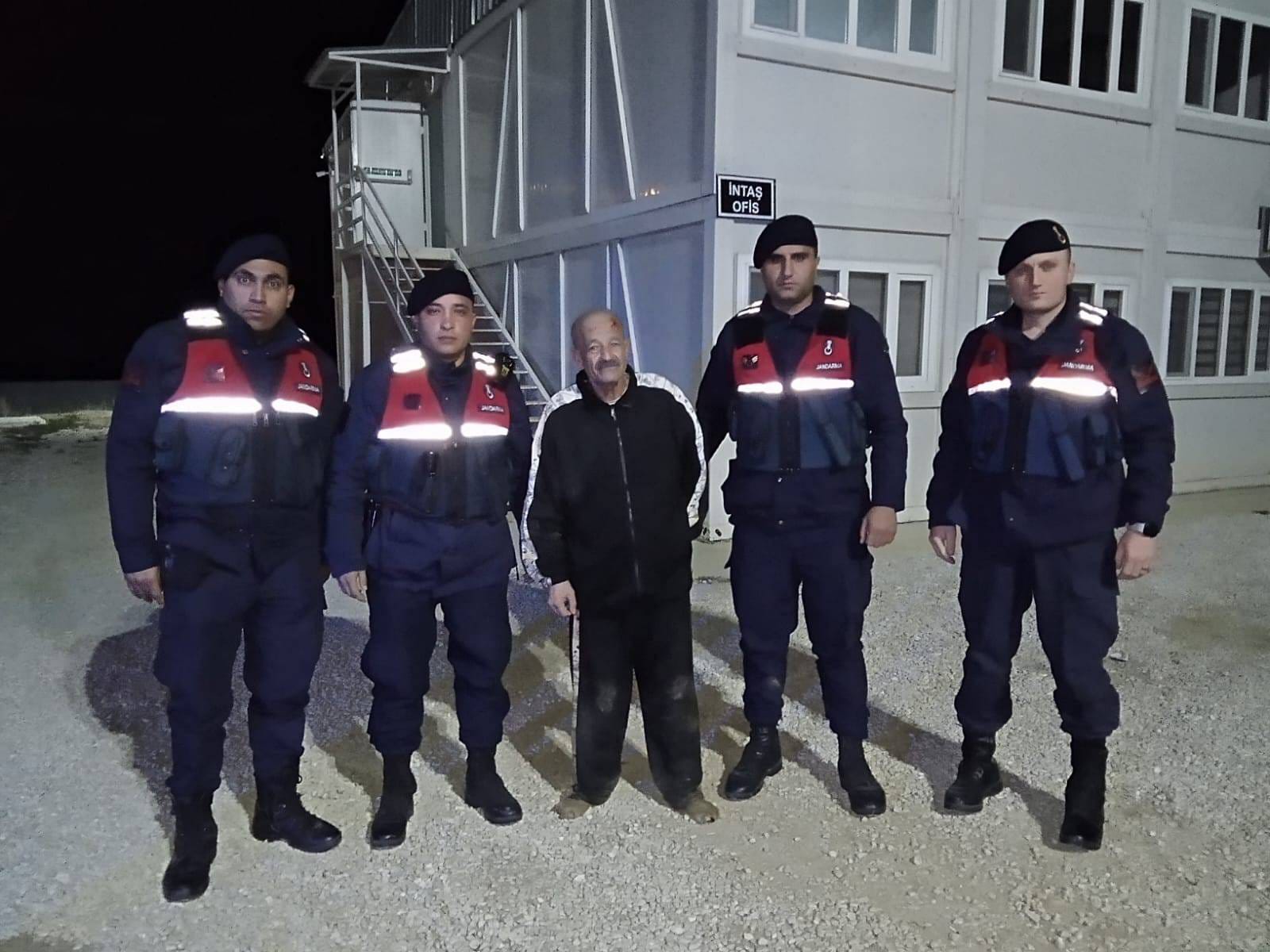 Yozgat’ta Kaybolan Alzheimer Hastası Yolcu Jandarma Ekipleri Tarafından Bulundu