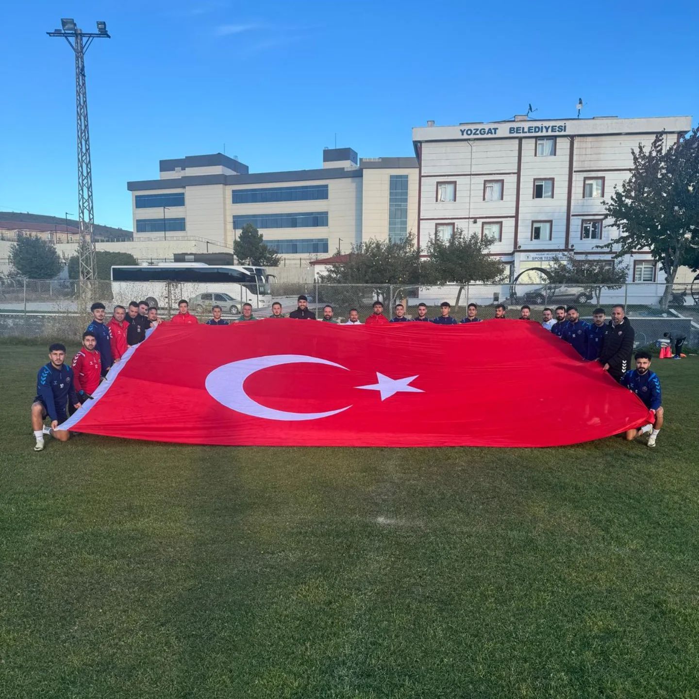 Yozgat Bozokspor’da Cumhuriyet Coşkusu: Antrenman Türk Bayrağı ile Başladı