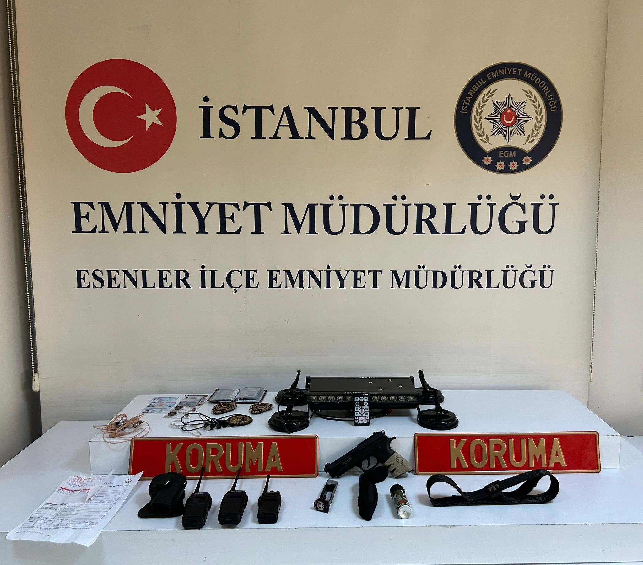 Kendine polis süsü vererek kaçmak istedi