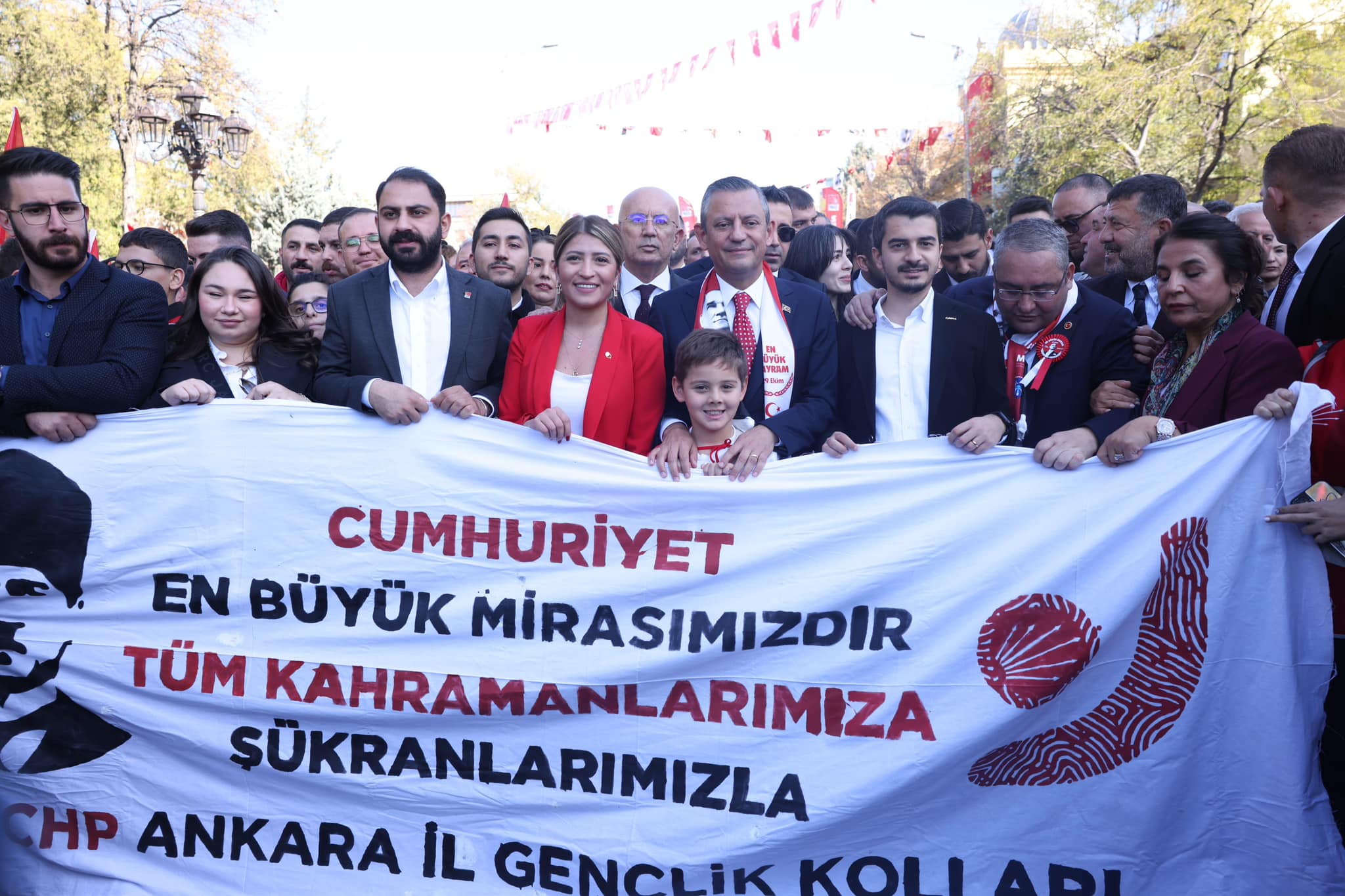 Çankaya’da On Binlerce Kişi Anıtkabir’e Yürüdü