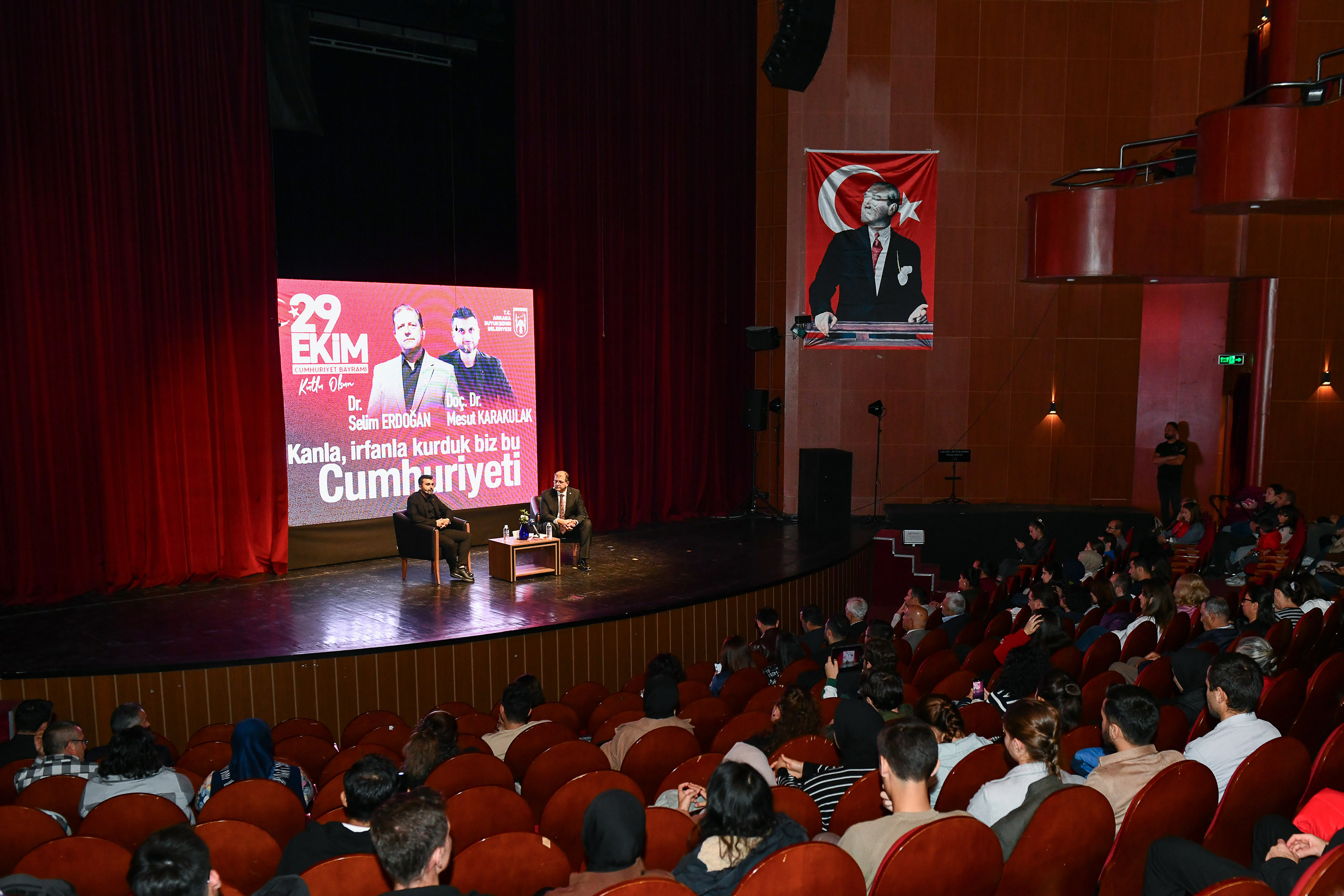Kanla, İrfanla Kurduk Biz Bu Cumhuriyeti Söyleşisine Yoğun İlgi