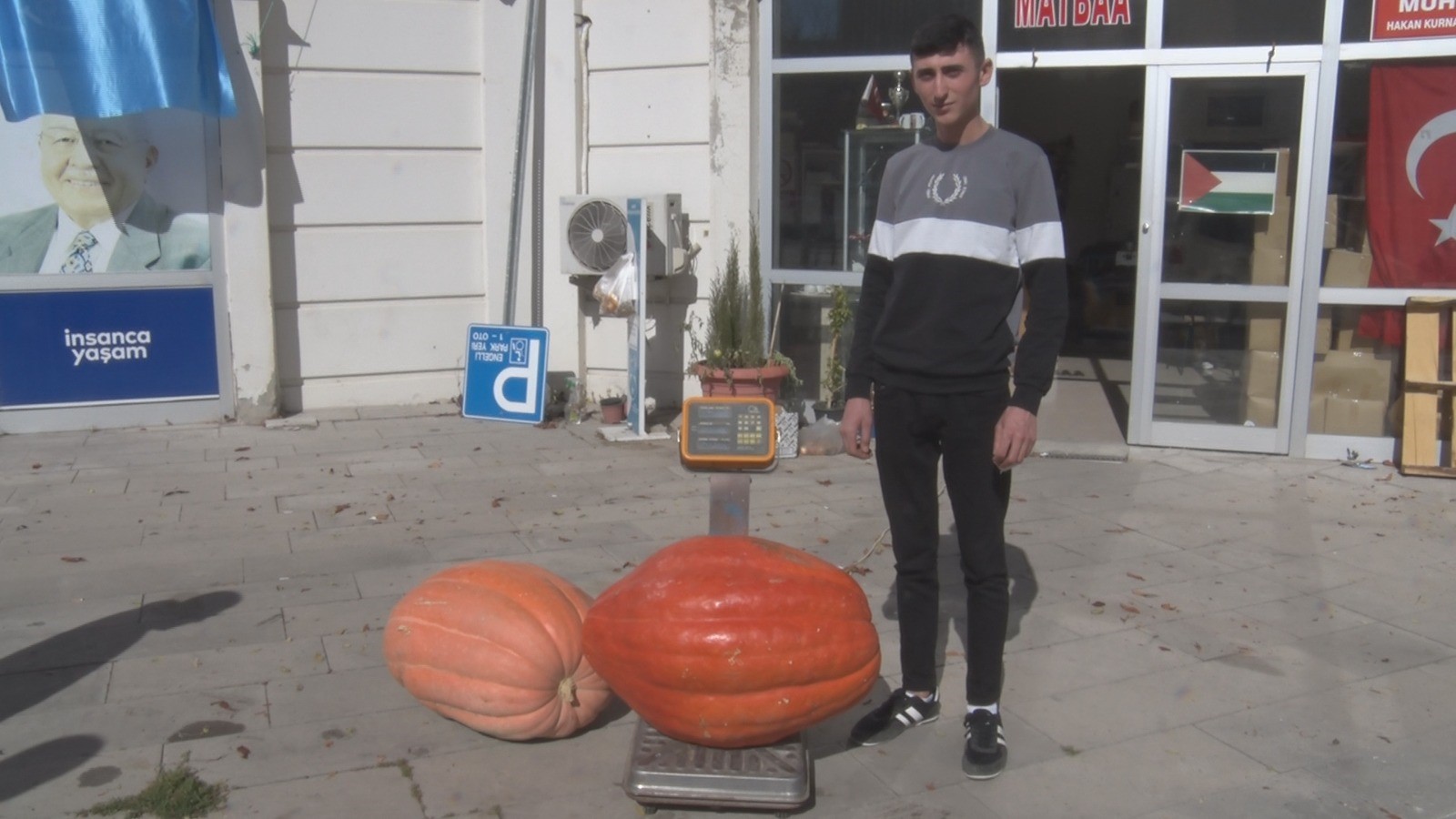 Ankara’da 50 Kilogramlık Dev Kabak Görenleri Hayrete Düşürdü