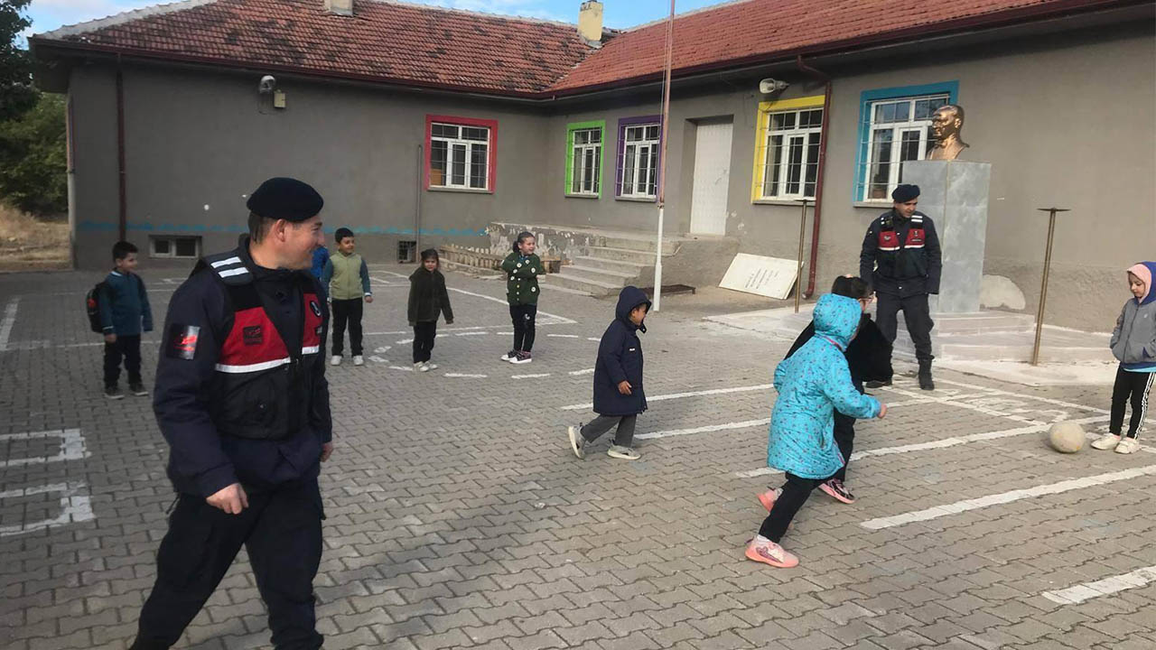Yozgat Jandarması önce kontrol etti sonra oyun oynadı