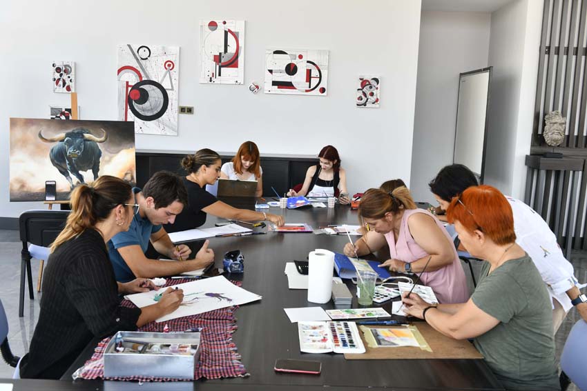 Ankara Büyükşehir Belediyesi'nden karakalem Atölyesi