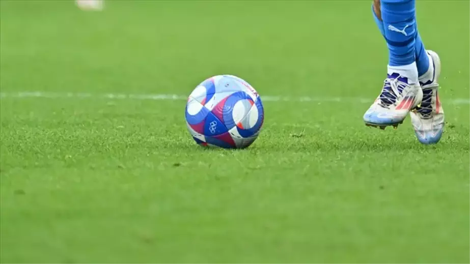 Lens Lille maçı şifresiz hangi kanalda, canlı yayın nerede ve nasıl izlenir? Lens Lille maçı canlı izle!