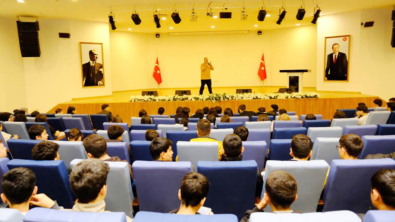 Yozgatlı Gençlere Ünlü Oyunculardan Tavsiye!