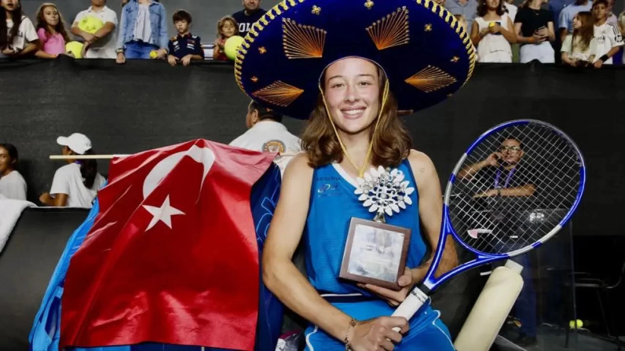Zeynep Sönmez sevgilisi var mı, evli mi? Instagram hesabı ne?