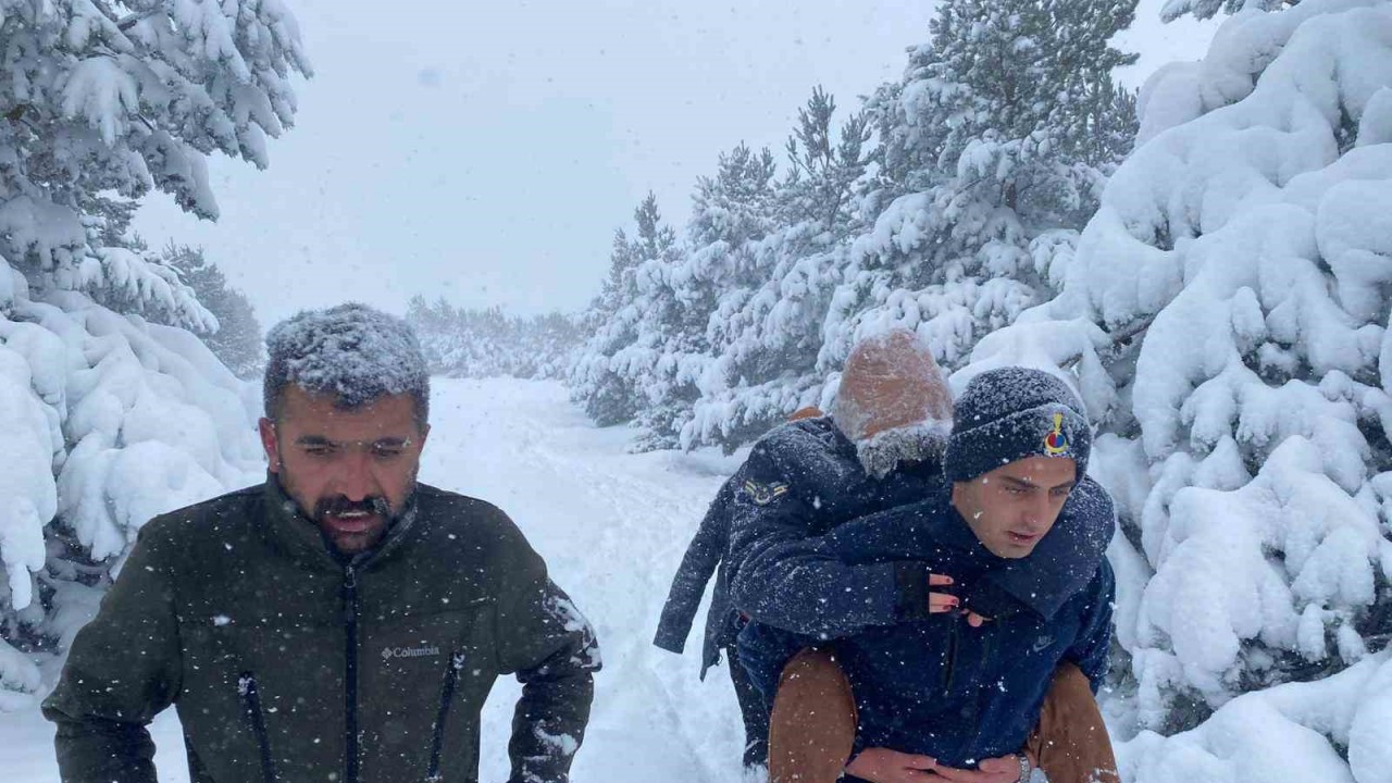 Yozgat’ta pikniğe giden 3 kişi mahsur kaldı
