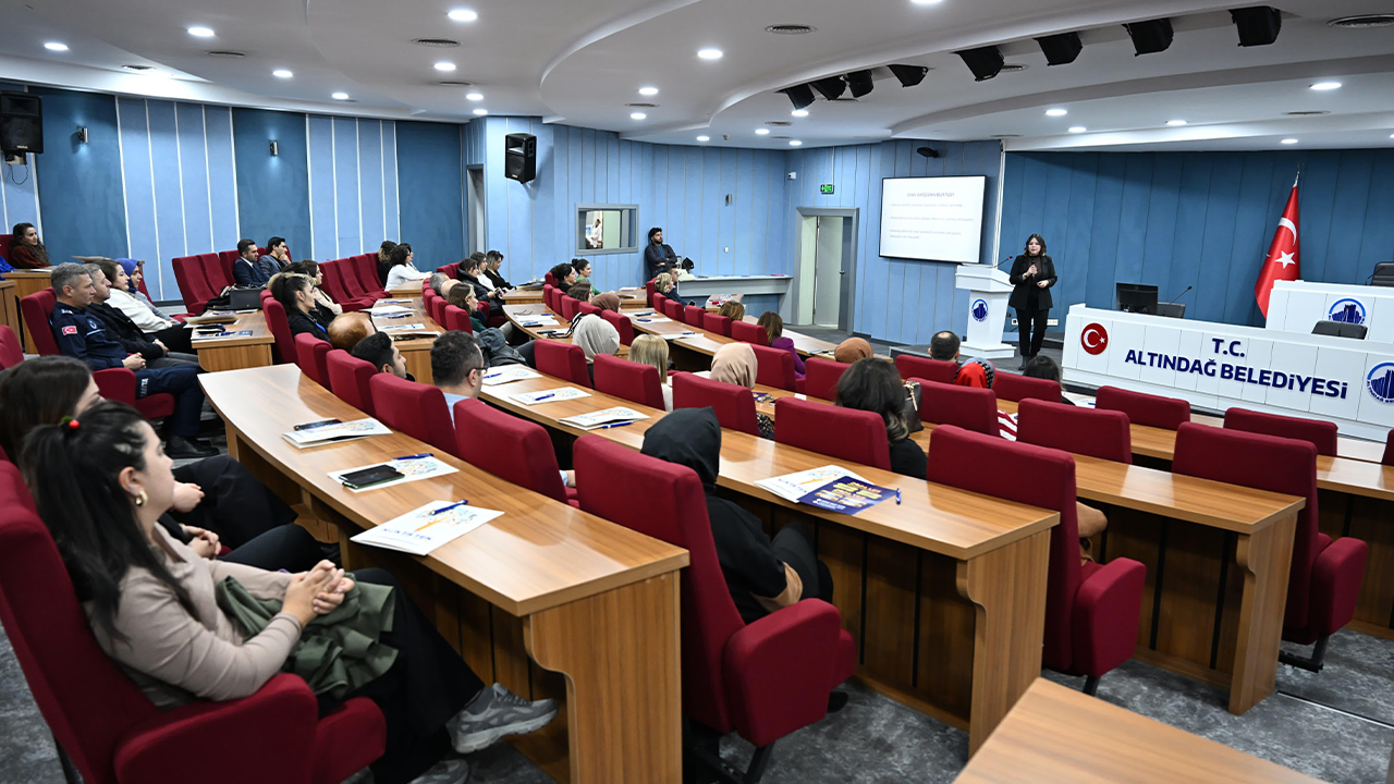 Altındağ Belediyesi'nde “Aile Destekli Başarı Yolculuğu” Semineri Düzenlendi