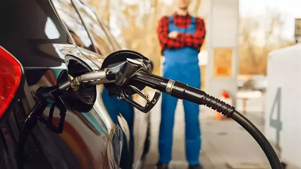 Akaryakıt Piyasasında Şok Değişim: Benzin İndirimde, LPG'de Fahiş Zam!