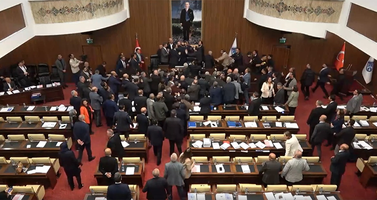 Ankara Büyükşehir Belediye Meclisi’nde Konser Harcamaları Tartışması Yumruklu Kavgaya Dönüştü