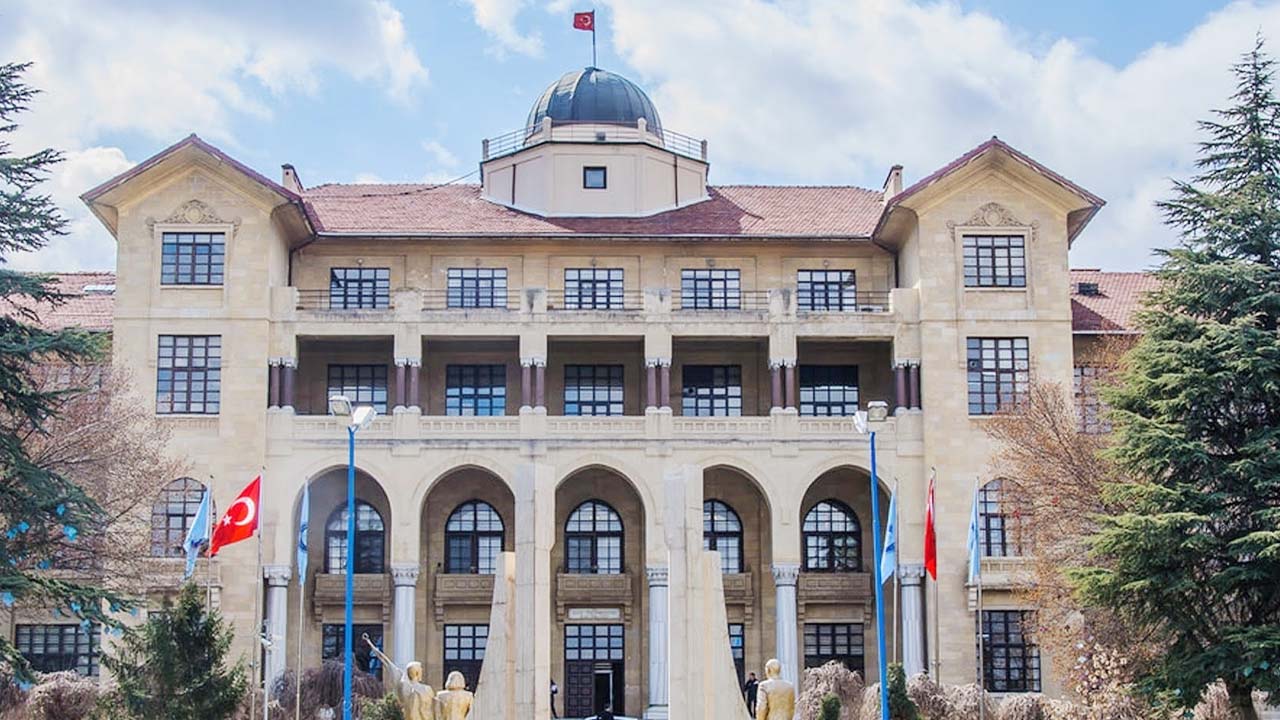 Üniversitede Akademik Personel Olmak İsteyenlere Büyük Fırsat!