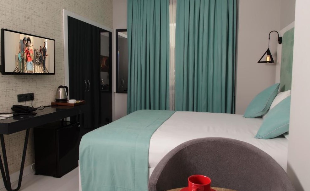 Konforlu ve Sahile Yakın Suit Otel Deneyimi