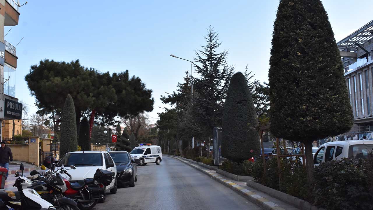 Yozgat’ta belediye yolları neden ikiye bölüyor? Yollar mı yetersiz şehir mi?