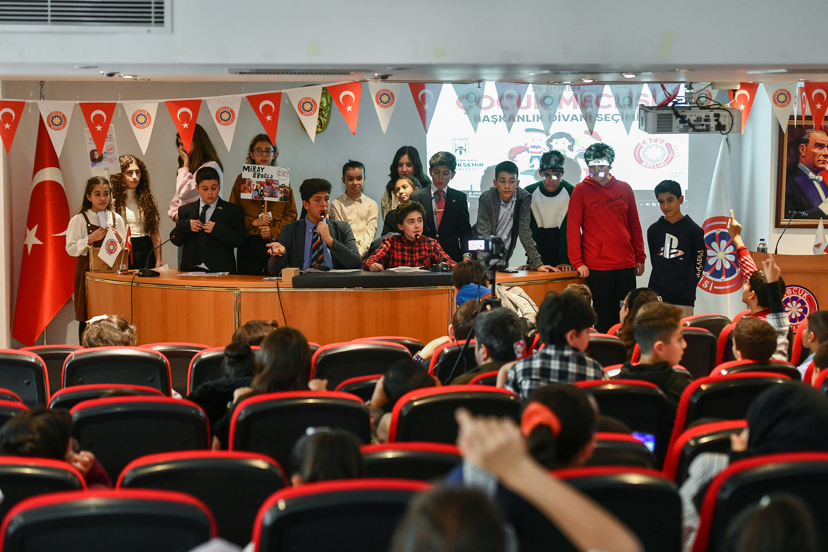 Ankara Çocuk Meclisi'nin yeni başkanı Eroğlu