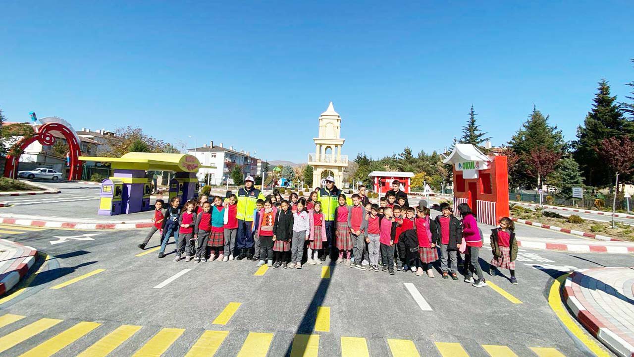 Yozgat Jandarma’dan Miniklere Uygulamalı Trafik Eğitimi!