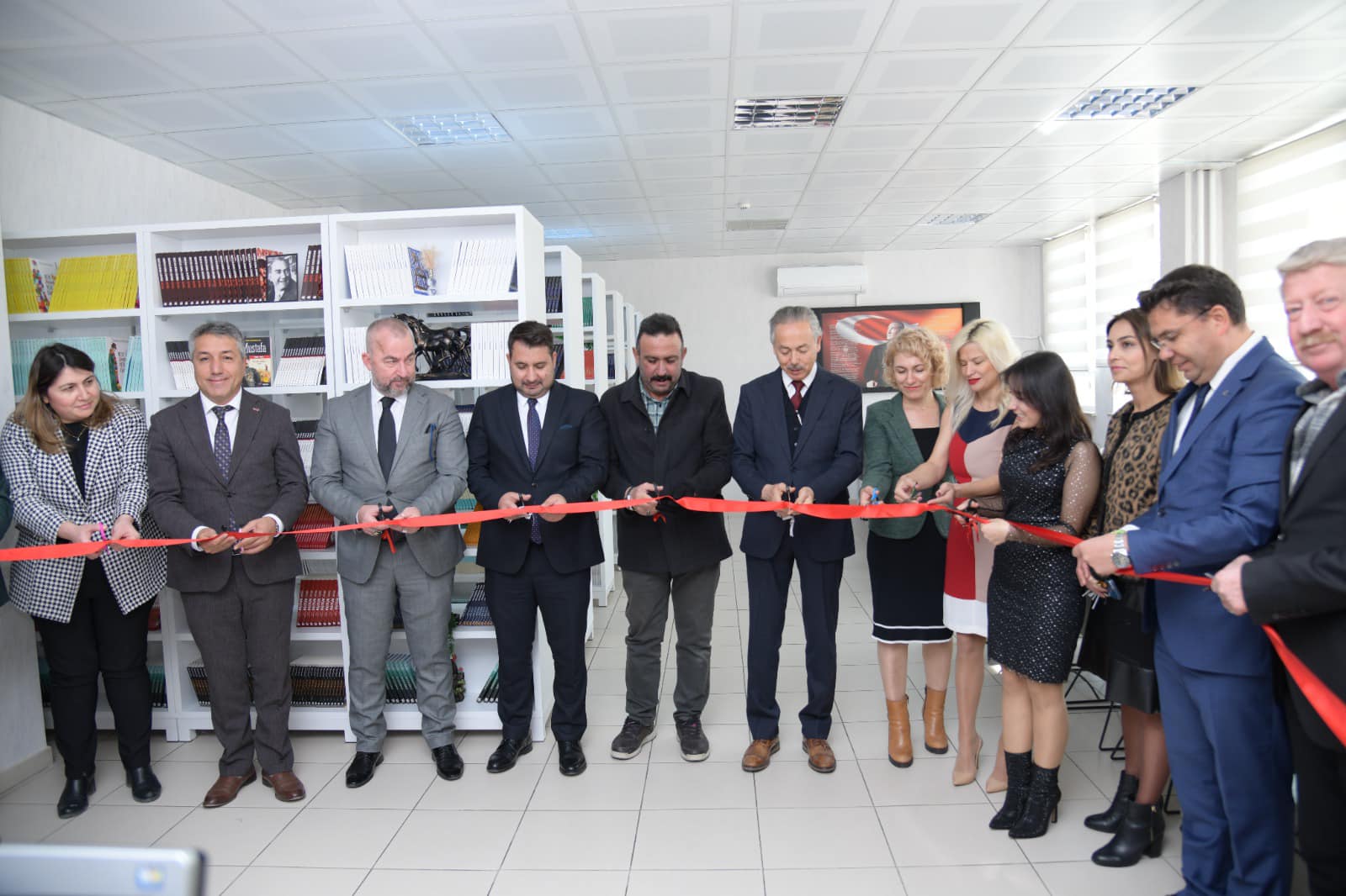 Kahramankazan’da Okumak Özgürleştiren Kütüphane Açıldı