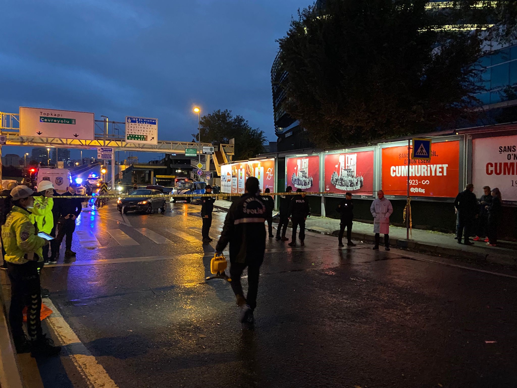 Trafik Kazasını İnceleyen Polis, İETT Otobüsünün Çarpması Sonucu Şehit Oldu
